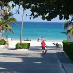 Unique Charming Bungalow Steps To The Beach