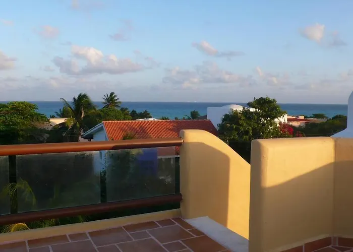 Unique Charming Bungalow Steps To The Beach